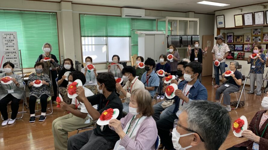 ~地域共生社会の実現に向けた草の根国際交流~ S型デイサービスへのネパール人留学生の訪問(千代田東地区社協)